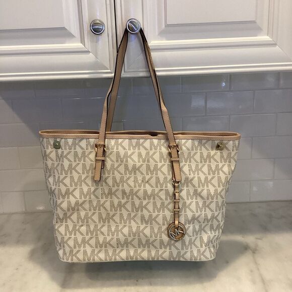 Michael Kors Monogram Carry All Tote Bag - Picture 2 of 15